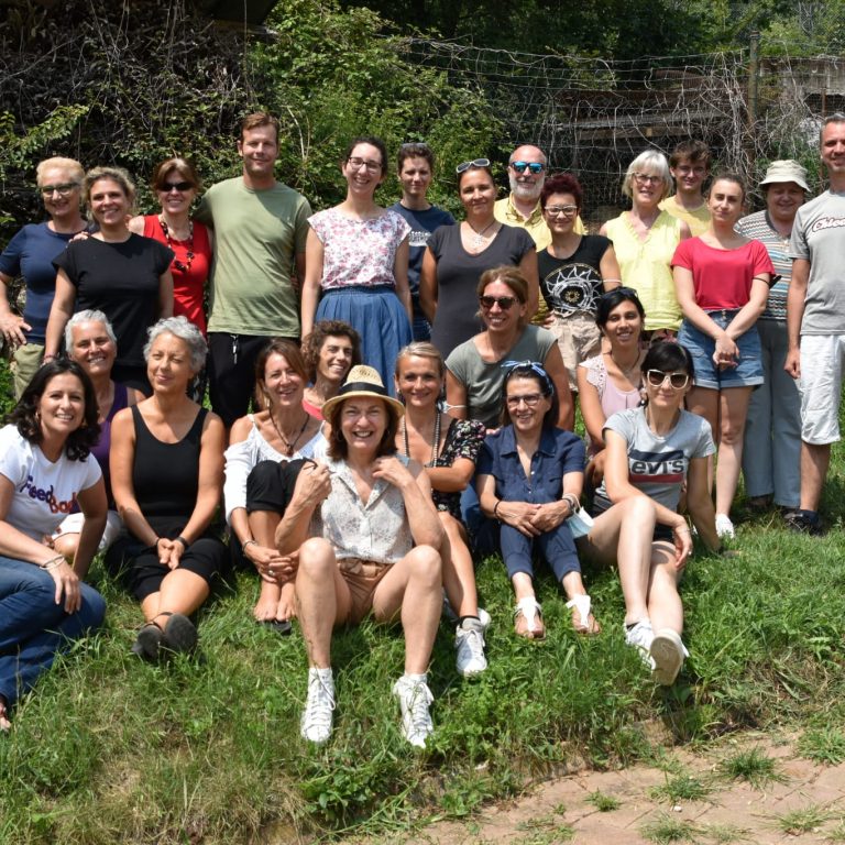 Gruppo di partecipanti a un workshop di lingua inglese a Vicenza.